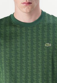Lacoste Tricou cu imprimeu - green/sinople