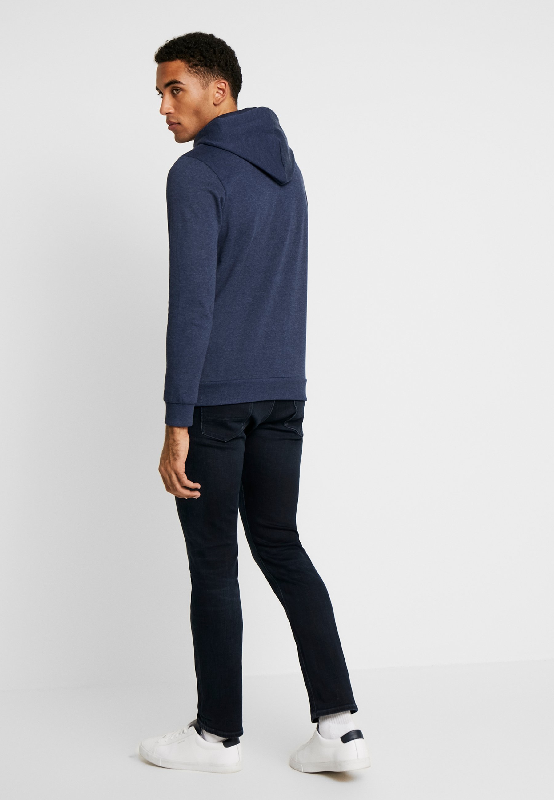 Herren HOODY CHESTPRINT - Kapuzenpullover Herren HOODY CHESTPRINT - Kapuzenpullover