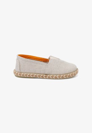 Espadrille leggera di colore beige chiaro in tela, con suola in juta intrecciata e rivestimento interno arancione. Design slip-on senza hardware.