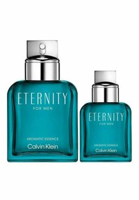 Eternity for Men -tuoksusetti sisältää kaksi suorakulmaista lasipulloa, joissa on teal-väriä, hopeisia yksityiskohtia ja painettua tekstiä.
