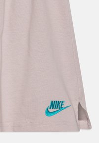 Nike Sportswear Shorts - platinum violet/aquamarine