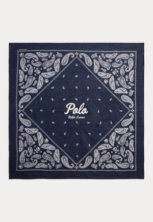 Bandana blu navy con motivi paisley bianchi e testo "Polo Ralph Lauren" al centro su uno sfondo semplice.