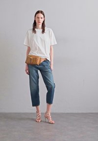 MCM - Saszetka nerka