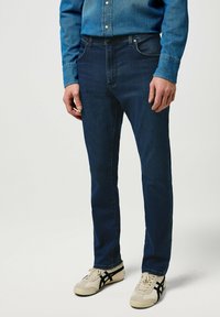 Wrangler LARSTON niebieski