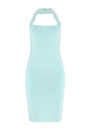 Robe moulante bleu ciel à col licou avec bretelles en dentelle et fermeture à pince dorée dans le dos au niveau de l'encolure.