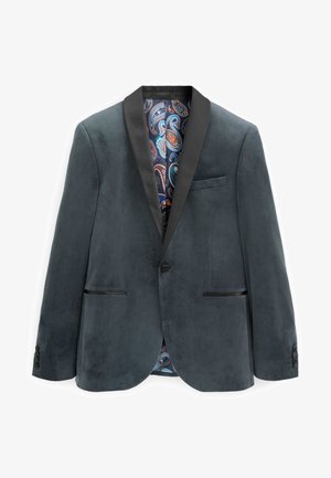 Sivi baršunasti sako s crnim satenskim reverima, dva prednja džepa i oblogom s paisley uzorkom. Sadrži tri dugmetastog naglaska na rukavima.