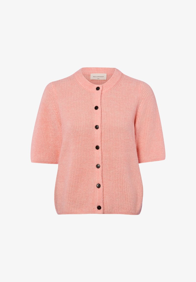 Cardigan en maille rose clair à manches courtes, avec un col rond et sept boutons noirs sur le devant, présenté sur un fond uni.