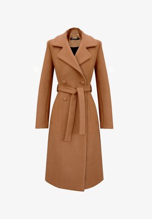 Brązowy długi płaszcz z mieszanki wełny, z podwójnym zapięciem, szerokimi klapami i wiązanym paskiem w talii. Gładka tekstura bez widocznych wzorów.