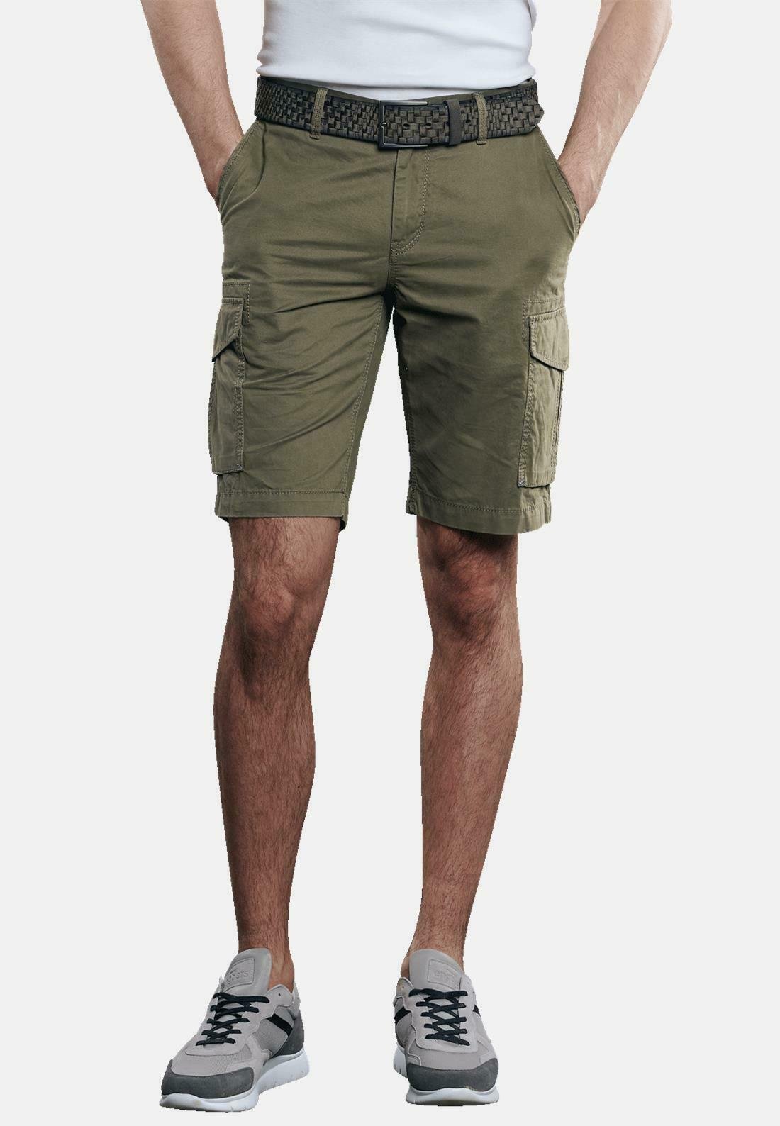 pantaloni bermuda