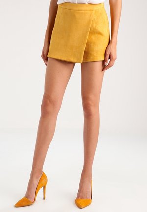 Shorts - light yellow