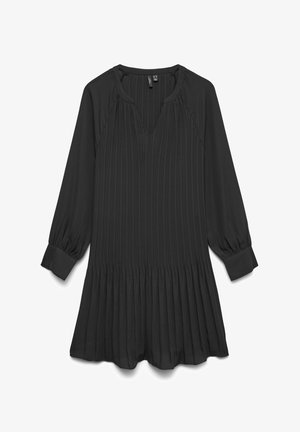 Robe noire, longueur genou, en tissu léger avec une texture plissée, décolleté en V et manches longues avec poignets élastiques. Forme évasée.