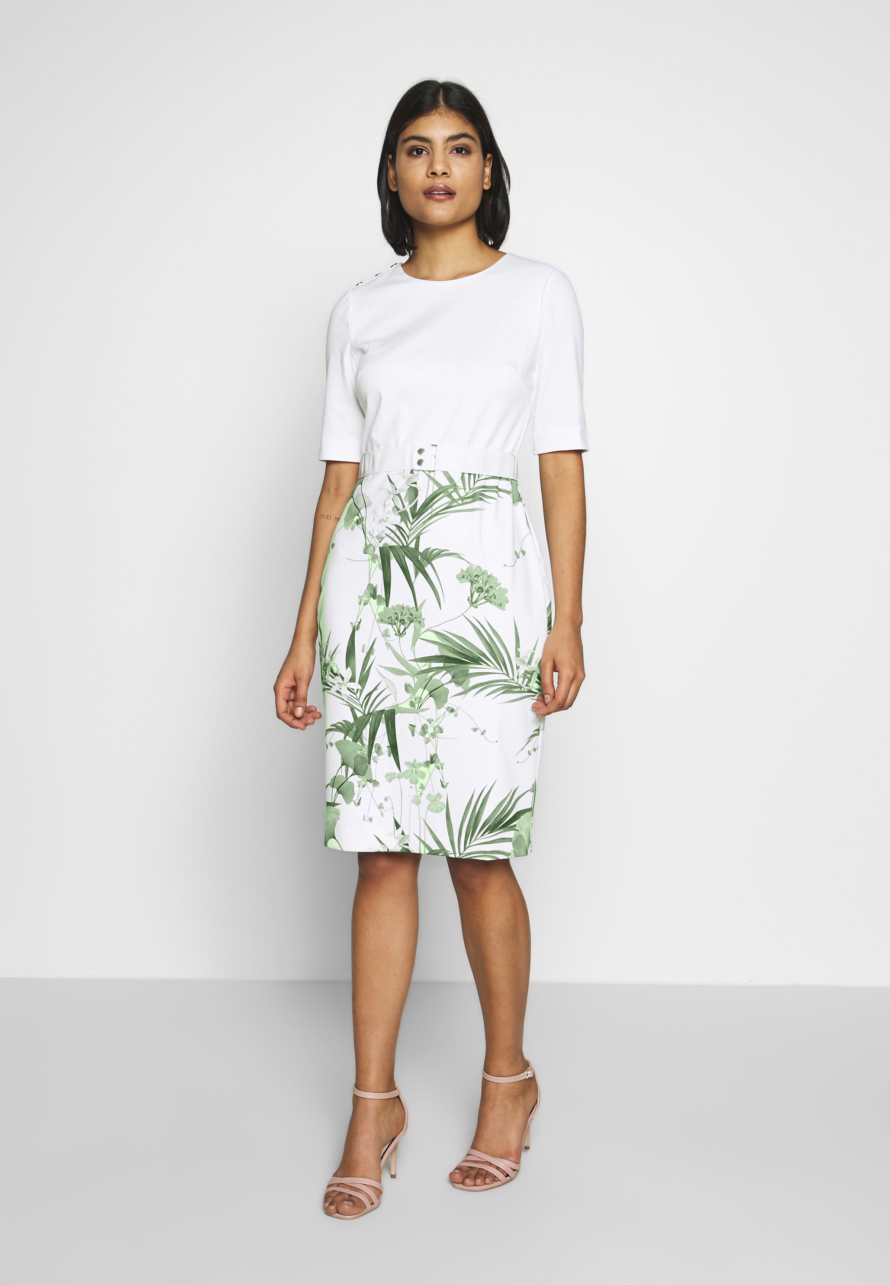 Ted Baker TYYRAA Etuikjole cream Zalando.no Ted Baker CATHIEY - Cocktailkjole - pink