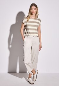 Street One STREET ONE GESTREIFTES T-SHIRT - Camiseta estampada - beige