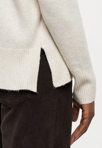 Vero Moda Petite VMDOFFY COWLNECK - Pulover - birch melange