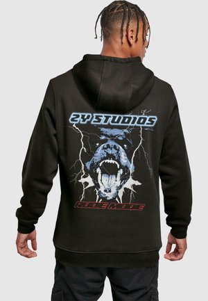 Schwarzer Kapuzenpullover mit einem grafischen Design eines blauen Bärenkopfes mit offenem Mund, Blitzakzenten und den Texten "2Y STUDIOS" und "RIDE MODE."