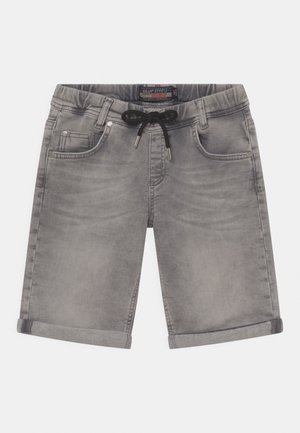 Szare dżinsowe szorty z elastycznym pasem na sznurku, pięcioma kieszeniami i podwiniętymi mankietami. Cechuje je subtelne wyblaknięcie i teksturowany materiał.