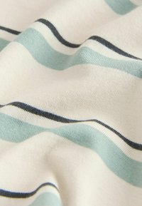 Non sélectionné, blue ecru train