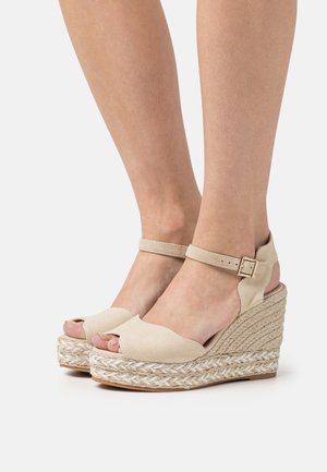 BOBY - Sandalias con plataforma - ante cream