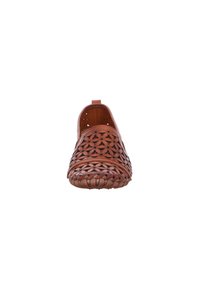 Braune Leder-Slipper mit einem geflochtenen Design, ausgestattet mit Ausschnitten, einer abgerundeten Spitze und einer strukturierten Sohle für besseren Halt.