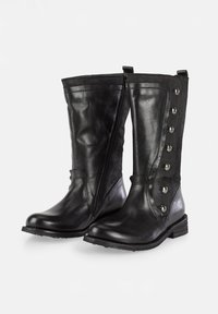 Botas de cuero negro y ante hasta la rodilla con cremallera lateral y botones de plata decorativos a lo largo de la costura exterior. Tacón bajo y apilado.