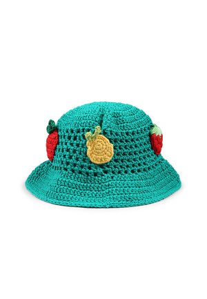 Cappello a secchiello all'uncinetto di colore teal con tre applicazioni di frutta colorate: fragole rosse e un limone giallo. Il bordo è ampio e strutturato.