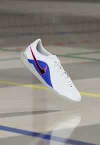 Niewybrane, white/black/racer blue/pink blast