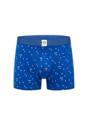 Modré pánske boxerky s rozptýleným bielym vzorom písmena "M" a jednofarebným modrým pásom so strede umiestnenou malou bielou logo nášivkou.