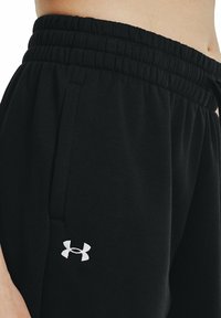 Under Armour RIVAL - Teplákové kalhoty - black