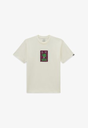 Cremefarbens T-Shirt mit kurzen Ärmeln und einem rechteckigen Grafikaufdruck in Rot und Grün, der einen Baum und den Text "VANS" zeigt, aus weichem Baumwollmaterial gefertigt.