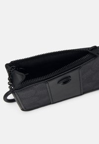 COACH ESSENTIAL MINI ID CARD CASE IN SIGNATURE CANVAS - Novčanik - charcoal/black