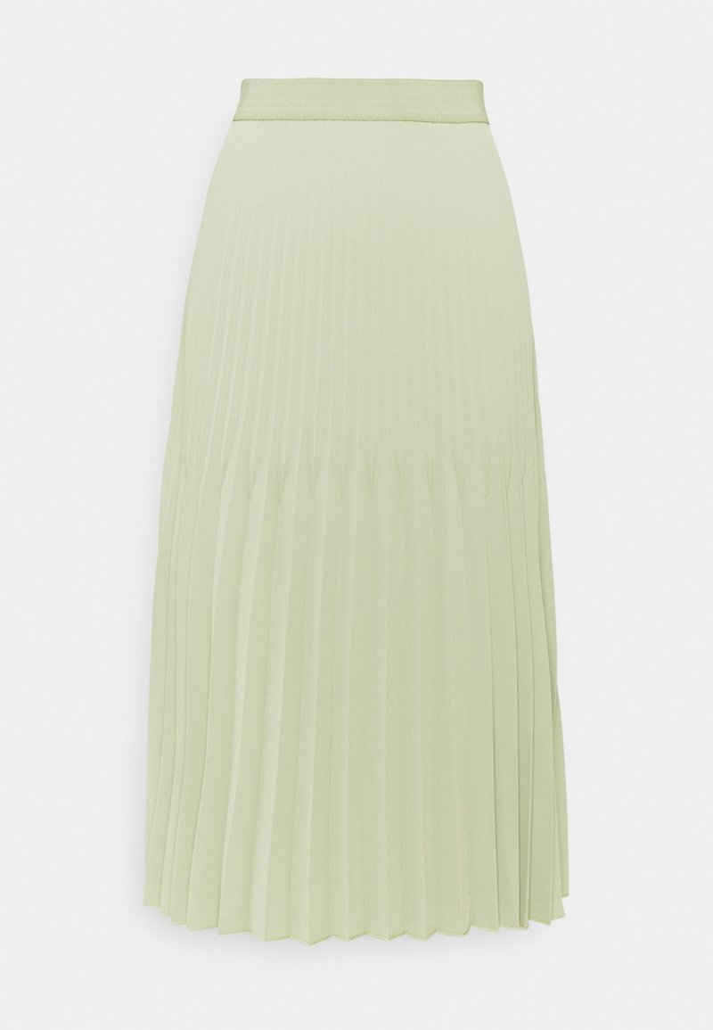 Jupe midi vert pâle avec de fines plis verticaux et une ceinture ajustée sur un fond blanc.