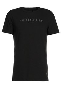 Schwarzes T-Shirt mit kurzen Ärmeln und Rundhalsausschnitt, mit verblasstem Schriftzug "THE NOBLE FIGHT" über der oberen Brust gedruckt.