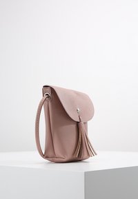 TOM TAILOR DENIM TTIDA - Torba čez telo - rose