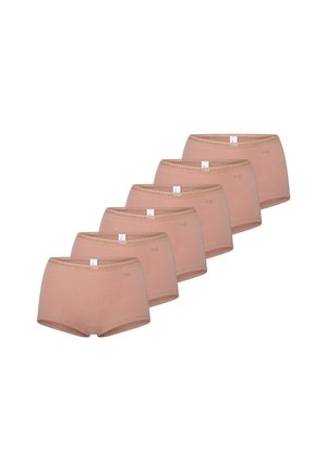 Six culottes hipster marron clair pour femmes avec bordure en dentelle, disposées en ligne diagonale décalée sur un fond blanc.
