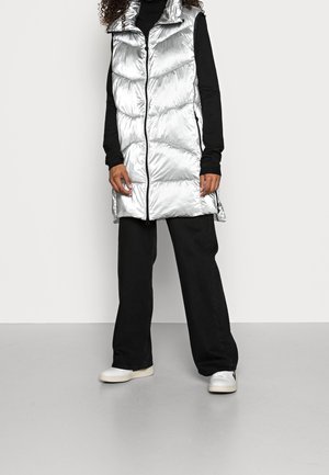 Vesta - silver-coloured