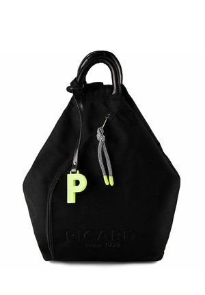 Bolso Picard negro con asa de cuero redondeada, etiqueta "P" en verde neón y tirador de cremallera con cordón en blanco y negro con puntas neón.