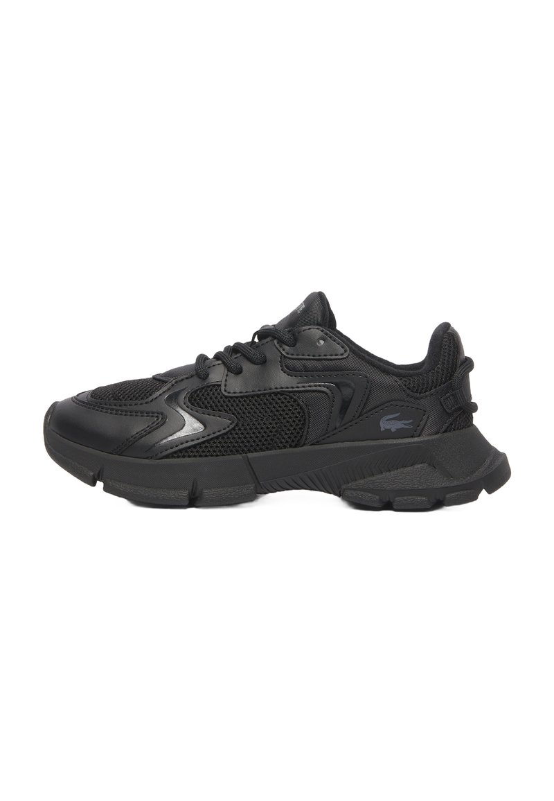 Zapatillas deportivas negras con materiales de malla y sintéticos. Diseño curvado, suela de goma y acentos texturizados. Cierre con cordones y talón acolchado.