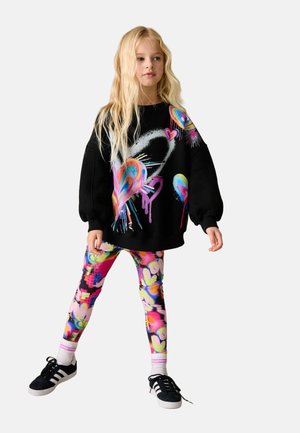 SET  - Sweater - black graffiti heart