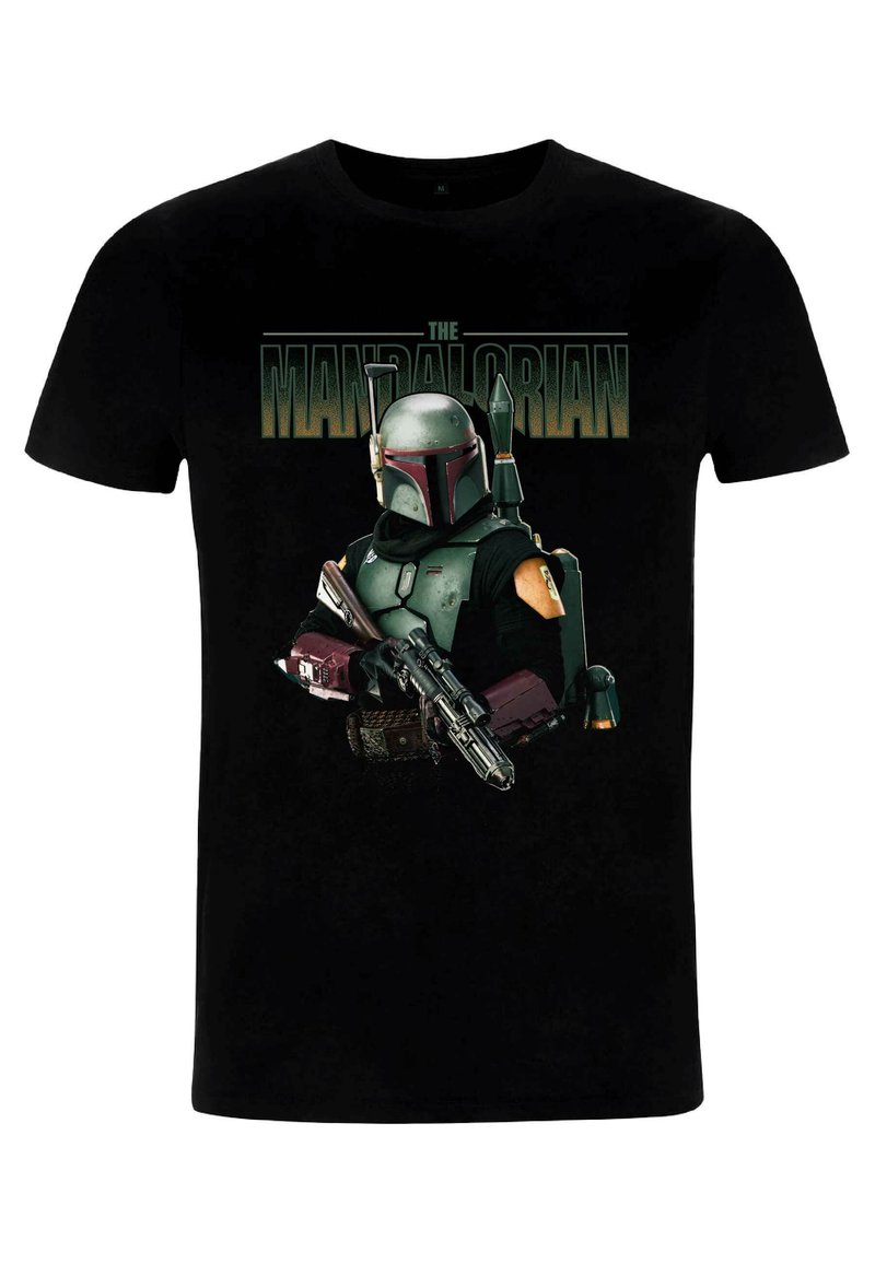 Černé tričko s grafikou postavy v zelené a červené zbroji, která drží blaster, s textem "THE MANDALORIAN" nahoře.