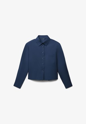 Camicia accorciata blu navy realizzata in tessuto morbido; presenta un colletto classico, chiusura frontale con bottoni e una tasca singola sul lato sinistro.