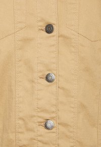 Vero Moda Tall Džínová bunda - beige