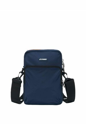 Compatta borsa a tracolla blu navy con tasca frontale con zip e tracolla nera regolabile, con logo K-Way sulla parte superiore frontale.