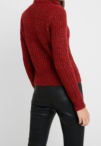 Dorothy Perkins Stickad tröja - dark red