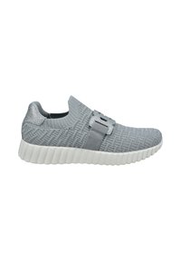 Grauer, gestrickter Sneaker mit einer strukturierten Oberseite, elastischem Riemen und einer geriffelten weißen Sohle. Akzente setzen glänzende Details an der Ferse.