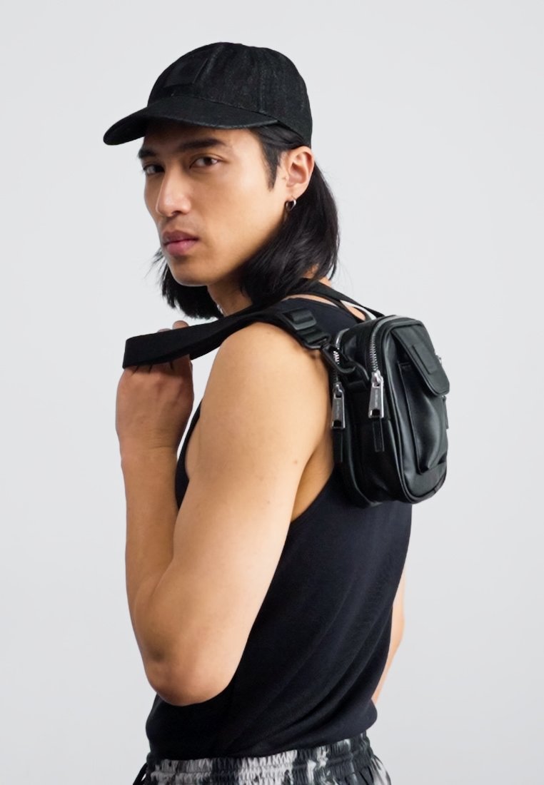Carhartt バックパック 黒 ナイロン Tote bag Carhartt WIP Haste Tote Bag I032190_89_XX | FLEXDOG