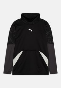 Schwarzer Pullover mit Rollkragen, der ein strukturiertes Muster an den Ärmeln und ein reflektierendes Logo aufweist. Enthält Seitentaschen und kontrastierende Akzente.