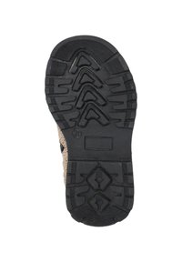 Zwarte rubberen buitenzool met een gestructureerd loopvlakpatroon bestaande uit driehoeken en diamanten; beige boven gedeelte met zichtbare stiksels.