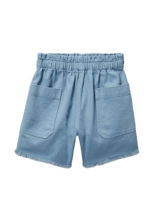 Shorts en denim bleu clair avec taille élastique, grandes poches avant et ourlets effilochés.