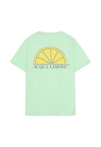 Mintgrön T-shirt med korta ärmar, med en stor gul citrongrafik och texten "ACQUA LIMONE" under motivet.