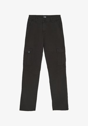 Pantalons cargo noirs en tissu à texture lisse, dotés de plusieurs poches et d'un design à jambes droites. Pas de motifs ni d'accent visibles.
